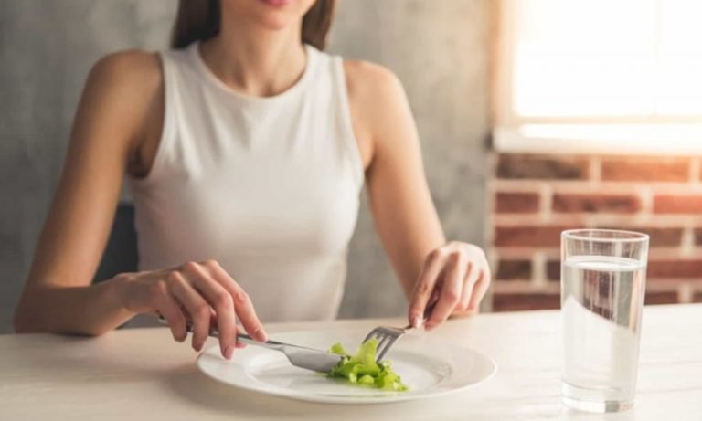 The Warning Signs Of Eating Disorders Everyone Should Know Tlwastoria