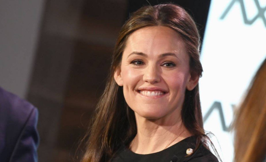 Jennifer Garner Total Net Worth How Much Is She Earning? TlwaStoria