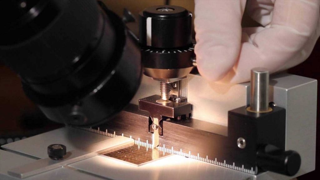 High Accuracy Cleaving System High Accuracy Cleaving System