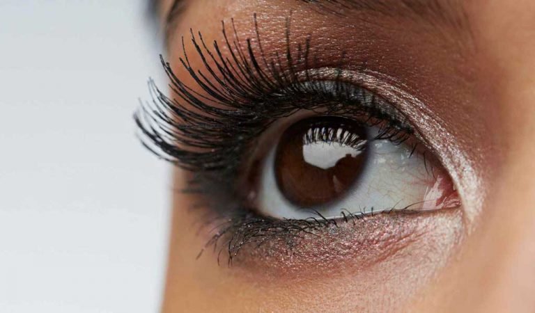 Lash Lift vs Extensions: Which Is Better for Bold, Beautiful Lashes? Lash Lift vs Extensions: Which Is Better for Bold, Beautiful Lashes?