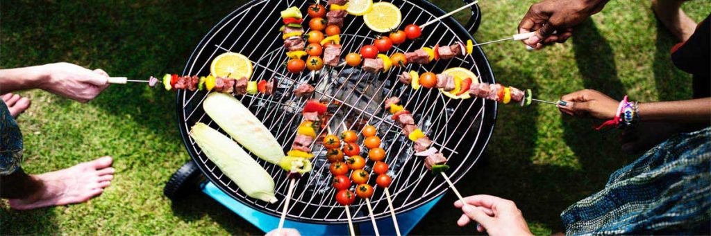 How to Host a Successful Backyard Barbecue Successful Backyard Barbecue