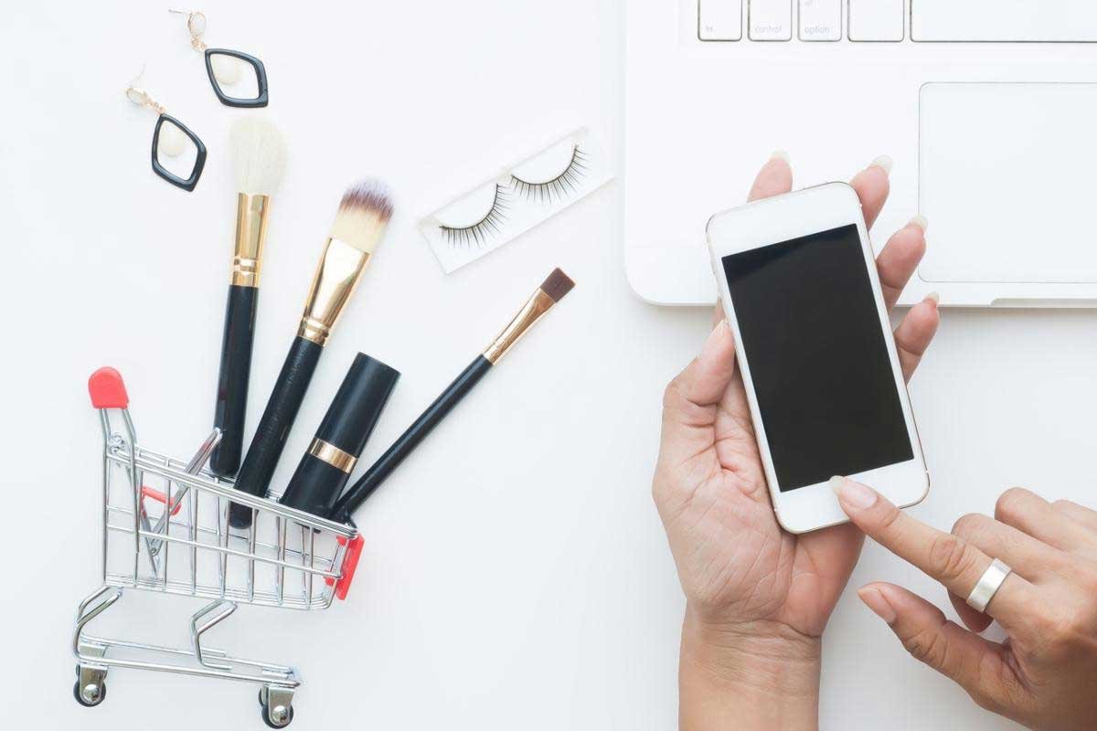 Tips to follow while you shop cosmetics online