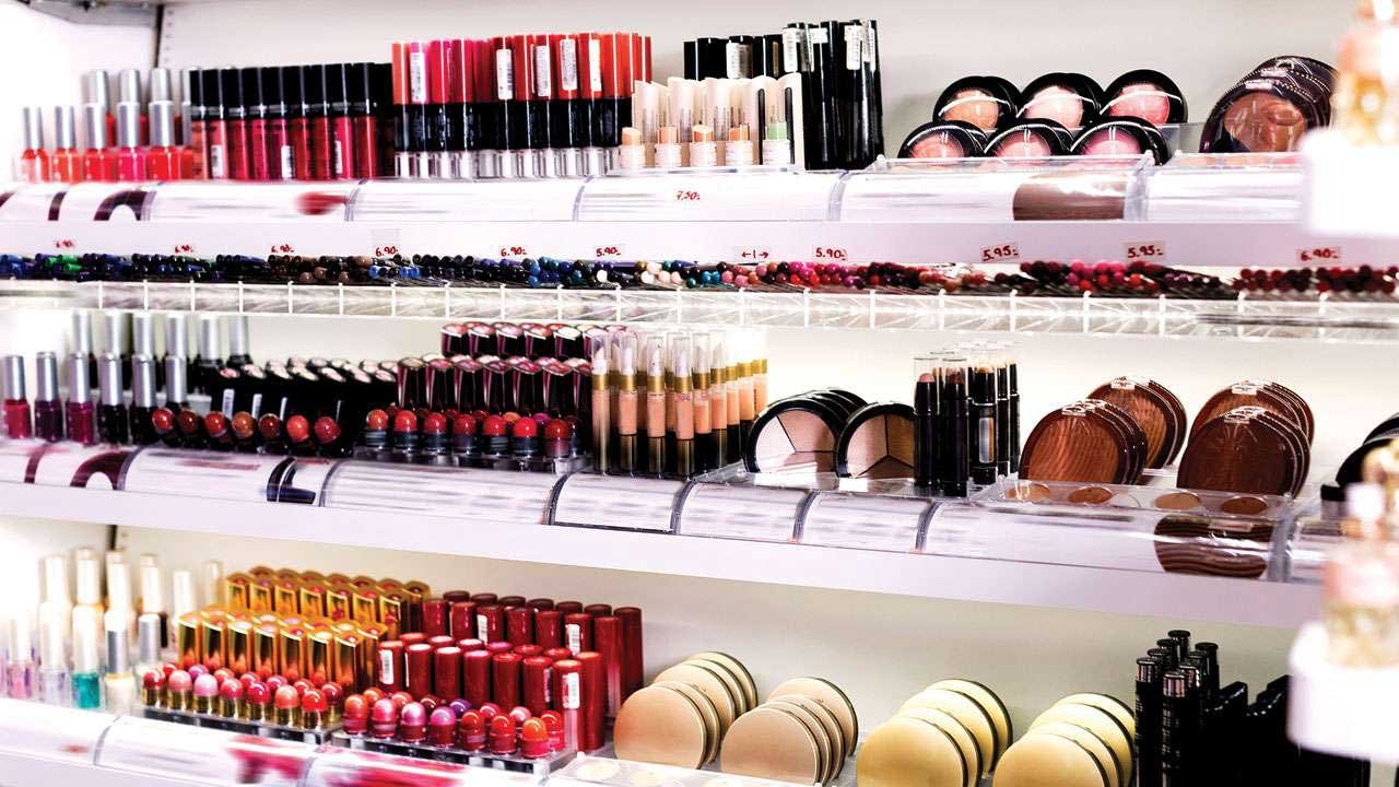 tips-to-follow-while-you-shop-cosmetics-online-storia