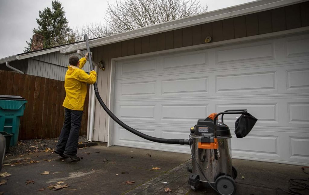 Gutter Cleaning Process and Its Key Benefits vacuum gutter cleaning