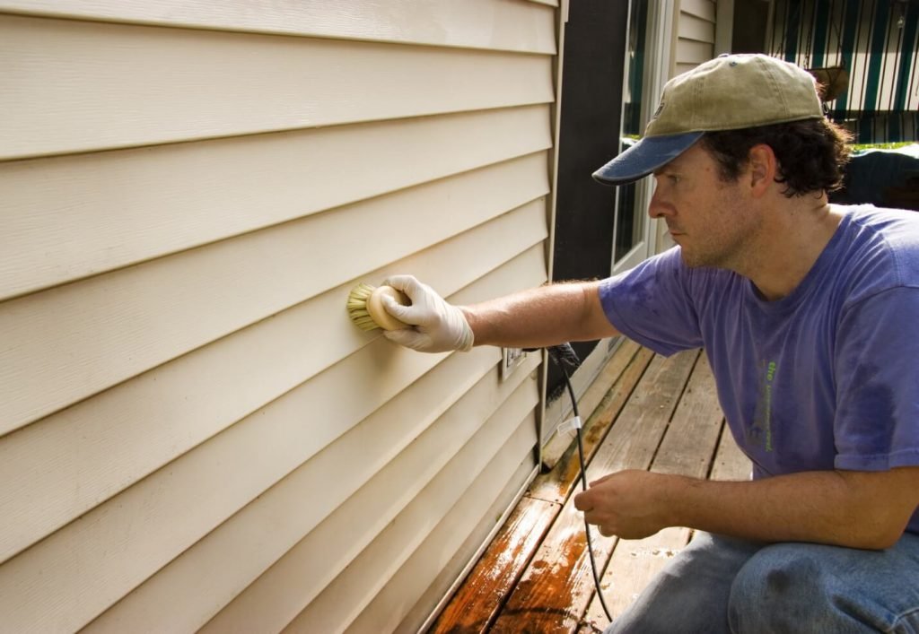Replacing Siding vs Getting Repairs