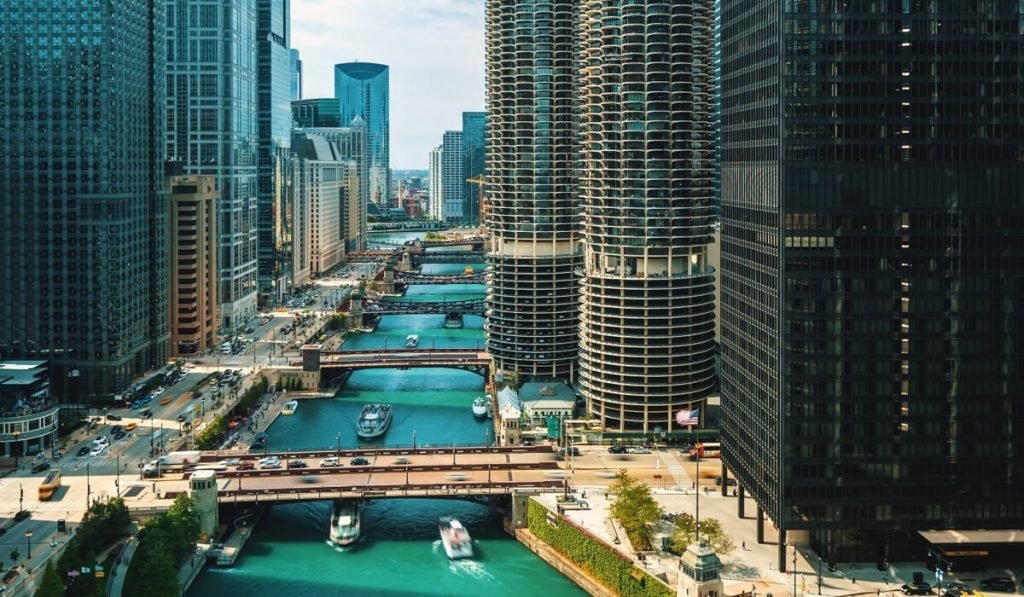 7-incredible-benefits-of-living-in-chicago-tlwastoria