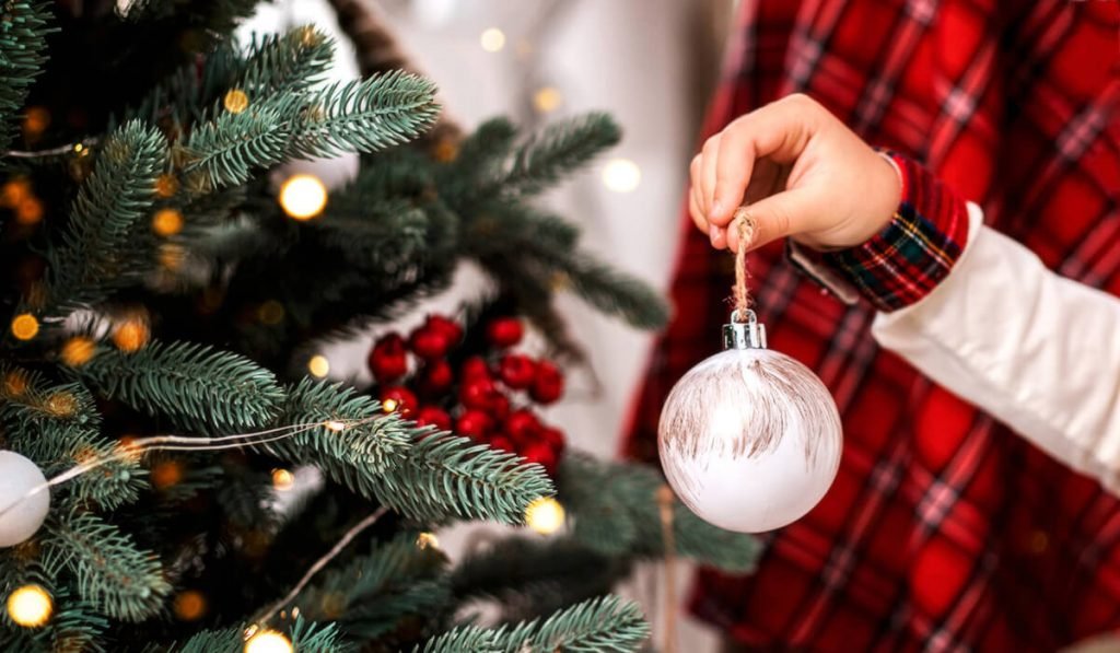 How to Decorate Your Home During the Holiday Season