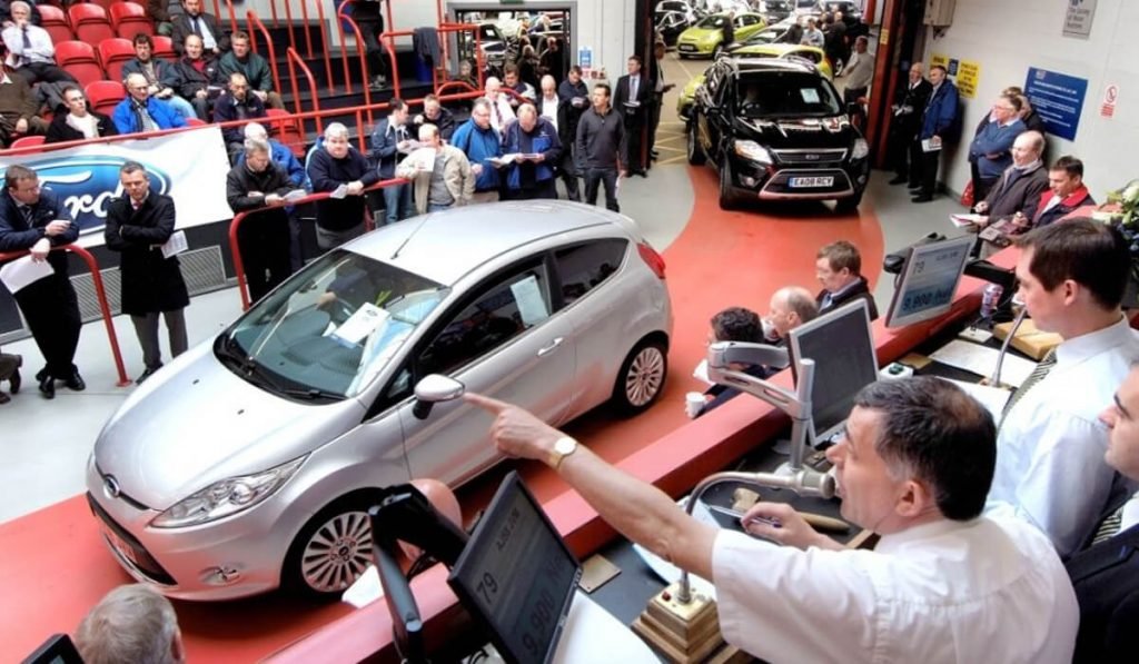 Pros and cons of buying a car at auctions