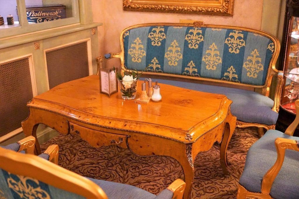 Restore Your Old Furniture With These Amazing Tips Restore Your Old Furniture With These Amazing Tips