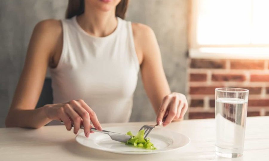 The Warning Signs Of Eating Disorders Everyone Should Know Tlwastoria 