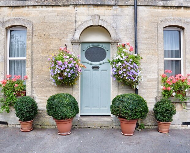 Window Boxes vs. Outdoor Planters - What's The Difference-6