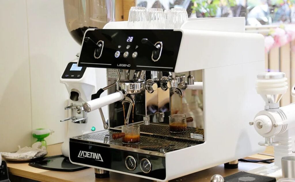 what-to-look-for-in-a-commercial-espresso-machine-1